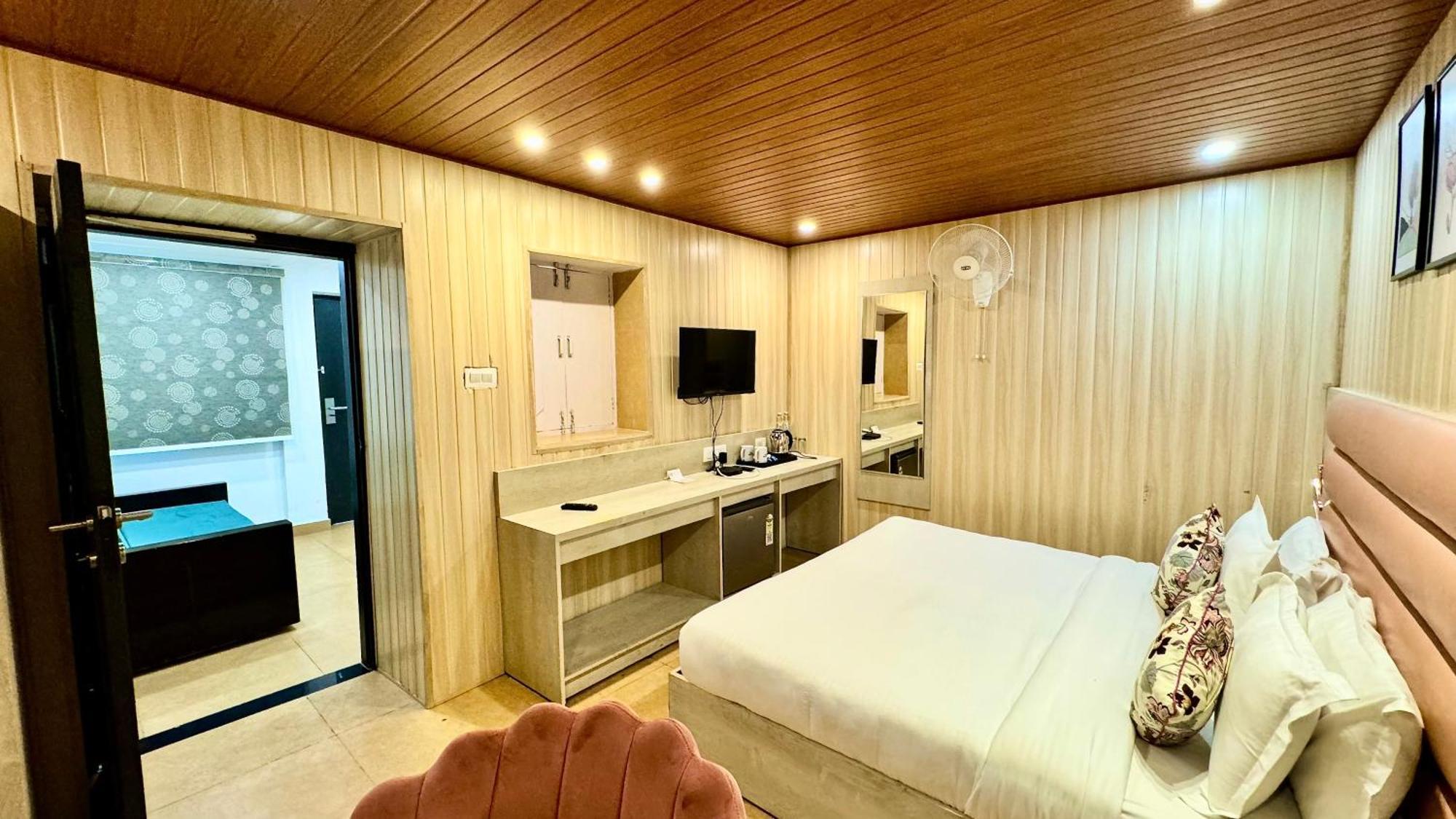 Hotel Pride Inn - 800 Mts From Mall Road Mussoorie Eksteriør billede