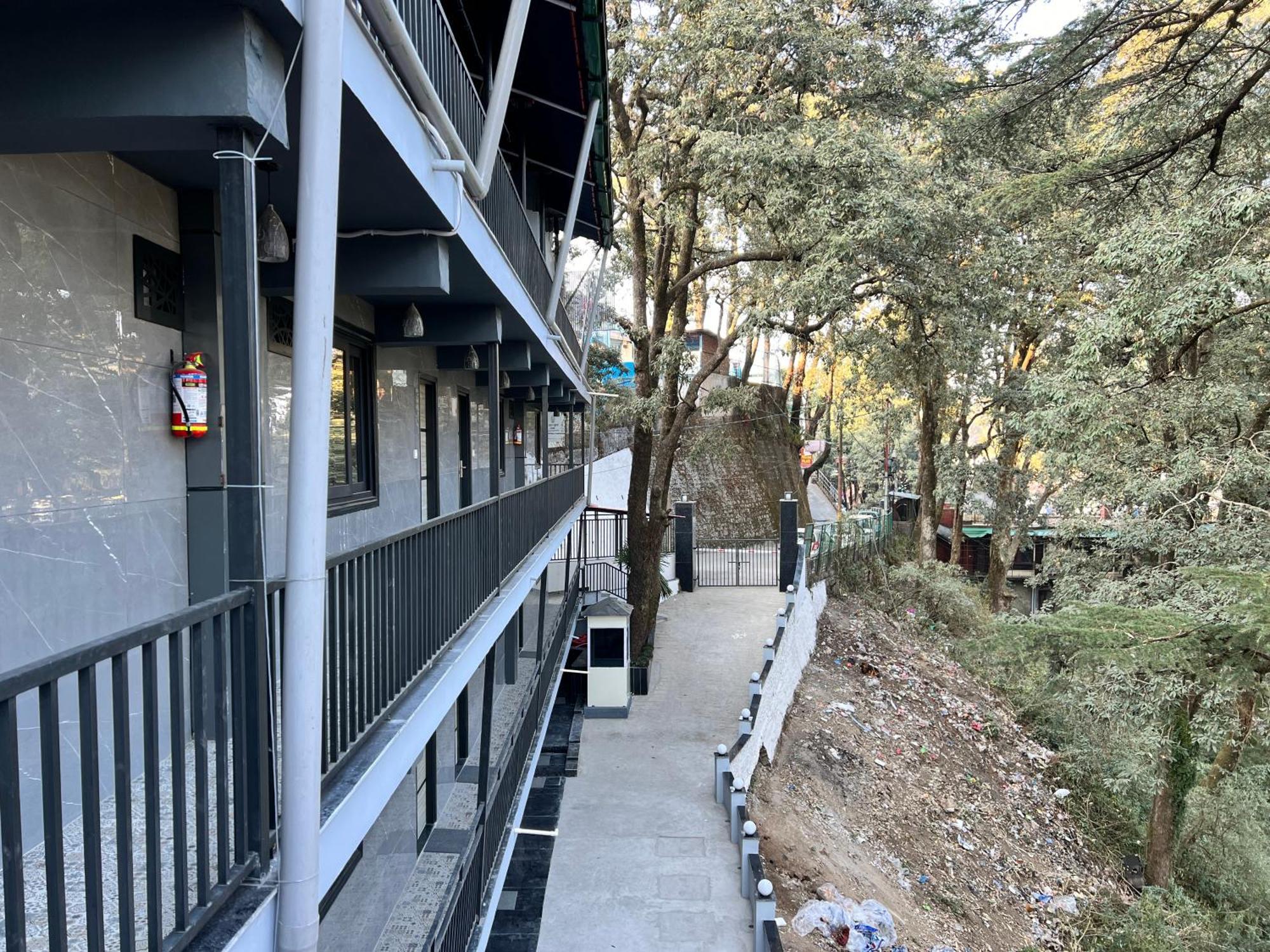 Hotel Pride Inn - 800 Mts From Mall Road Mussoorie Eksteriør billede